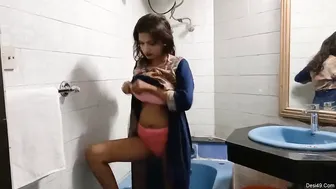 Desi Babe Taking A Hot Bath Letting Me Watch Her Wet Naked Body