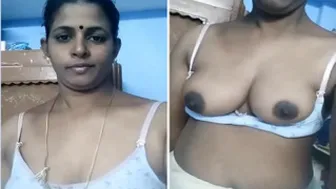 My Desi Wife Flashing Her Tits While Hubby Films At Home Tonight
