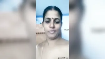 My Desi Wife Flashing Her Tits While Hubby Films At Home Tonight