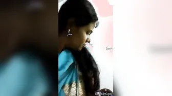 Bhabhi Unhooking Her Bra Exposing Her Heavy Breasts Slowly