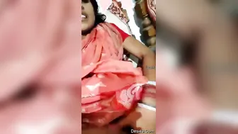 Bengali Wife Fingering Her Wet Pussy For Hubby On Selfie Cam