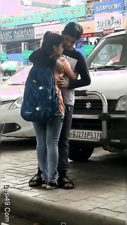 Desi Lovers Caught Kissing And Making Out On The Roadside