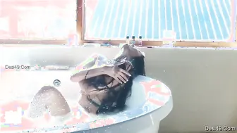 Desi GF Taking Nude Shower Soaking Her Sexy Body Wet