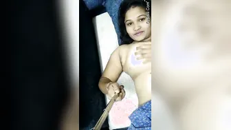 Tamil GF Recording Nude Selfie Video For Her Lover Boy