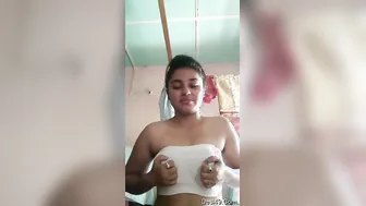 Cute Desi Babe Showing Off Her Natural Boobs To Her Boyfriend