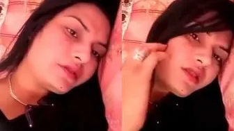 Horny Married Bhabhi Flashing Her Perfect Boobs On Late Call