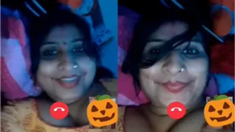 Horny Indian Teacher Flashing Her Tits On Private Video Call