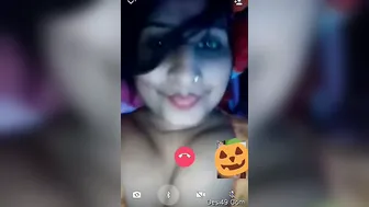 Horny Indian Teacher Flashing Her Tits On Private Video Call