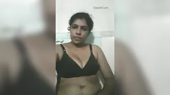 Horny Aunty Fingering Her Dripping Pussy In Homemade Sex Video