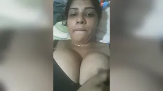Horny Aunty Fingering Her Dripping Pussy In Homemade Sex Video