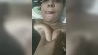 Horny Aunty Fingering Her Dripping Pussy In Homemade Sex Video