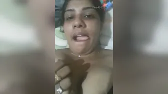 Horny Aunty Fingering Her Dripping Pussy In Homemade Sex Video