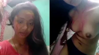 Desi GF Getting Naked And Showing Her Pussy And Boobs