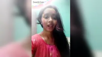 Desi GF Getting Naked And Showing Her Pussy And Boobs