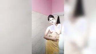 Amateur Babe Stripping And Revealing Her Perfect Indian Boobs