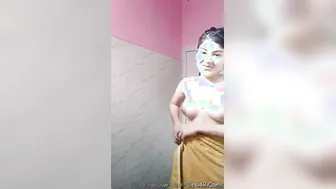 Amateur Babe Stripping And Revealing Her Perfect Indian Boobs