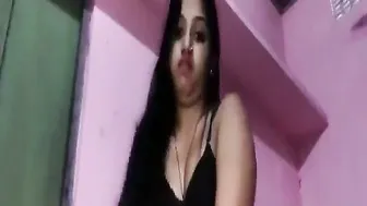 Desi GF Recording Nude Selfie Video On Her Webcam