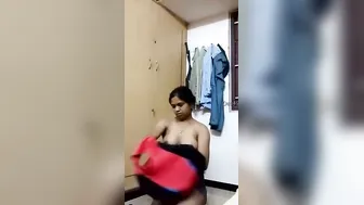 Horny Bhabhi Undressing And Exposing Her Naked Body For Lover