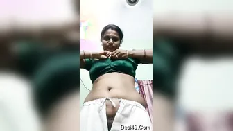 South Indian Aunty Stripping Naked And Showing Off Her Body