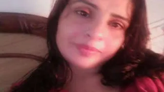 Mature Aunty Pleasuring Herself In Bathroom Caught Fingering