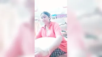 Desi Babe Changing Clothes After Shower Caught On Camera