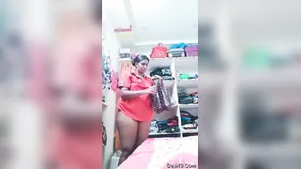 Desi Babe Changing Clothes After Shower Caught On Camera