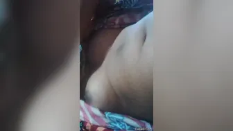 Desi Babe Exposing Her Tits And Fingering Pussy On Camera Now