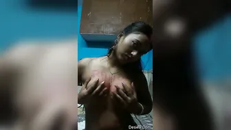 Married Bhabhi Flaunting Her Juicy Tits For The Camera At Home