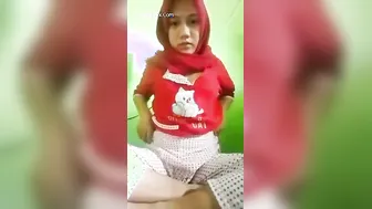 Covered Teen Fingering Herself For Me In Private Video Call