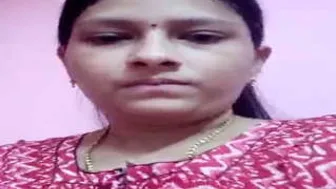 Tamil Milf Squeezing Milk From Her Huge Boobs On Camera Now