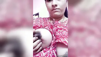 Tamil Milf Squeezing Milk From Her Huge Boobs On Camera Now