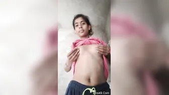 Village GF Sending Nudes To Her Lover On Phone Secretly