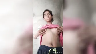 Village GF Sending Nudes To Her Lover On Phone Secretly