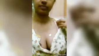 Desi GF Flashing Her Perfect Boobs On Video Call Today