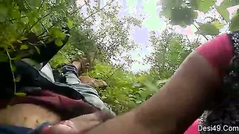 Tamil Couple Secretly Giving Blowjob Outdoors Hiding From All