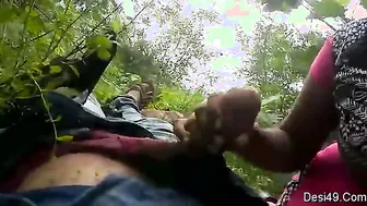 Tamil Couple Secretly Giving Blowjob Outdoors Hiding From All