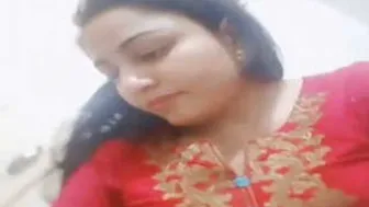 Desi GF Stripping Completely Naked Showing Everything