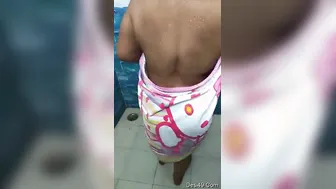 Cute Married Bhabhi Bathing Naked Caught On Hidden Cam