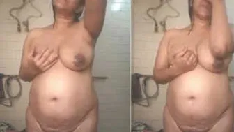 Mature Desi Aunty Stripping Completely Naked For Me Now