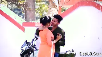 Desi GF Kissing And Letting Him Squeeze Her Boobs Outside