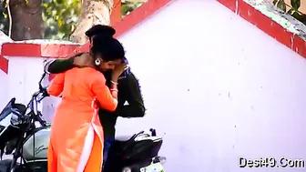 Desi GF Kissing And Letting Him Squeeze Her Boobs Outside