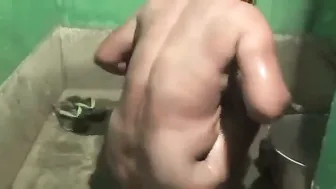 Desi Wife Bathing Naked Caught On Hidden Camera In The Bathroom