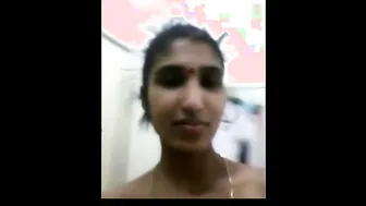 Tamil GF Flashing Her Body During Naughty Video Call