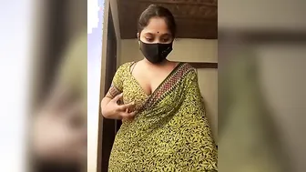 Young Girl Doing Live Show Getting Naked Playing With Herself