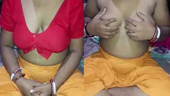 Bhabhi Stripping On Webcam Showing Her Naked Body For Viewers