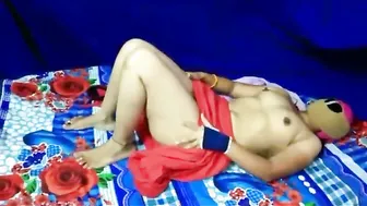 Desi Wife Exposed Giving Her Man A Handjob Before Getting Fucked