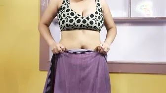 Married Woman Slowly Removing Her Saree Revealing Her Hot Body