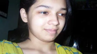 Teen GF Shaving Her Pussy Clean Before Taking A Hot Bath