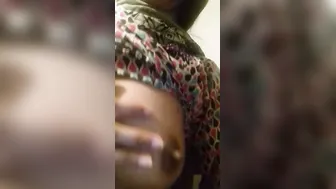 Desi Aunty Pulling Out Her Massive Boobs For Boyfriend Secretly
