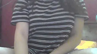 College Babe From Mumbai Fingering Pussy And Showing Her Boobs